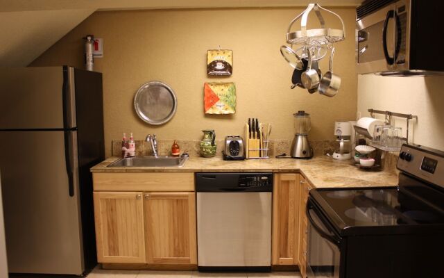 Canyon Lake Condos - Lakeview Vacation Rentals