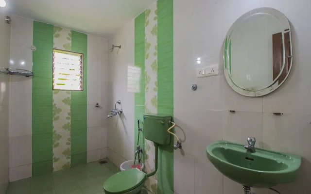 OYO 12666 Home Comfortable Studio Chogum Road