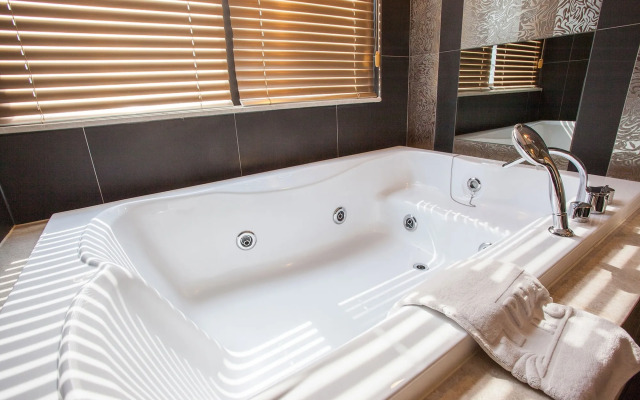 Pharos Hotel