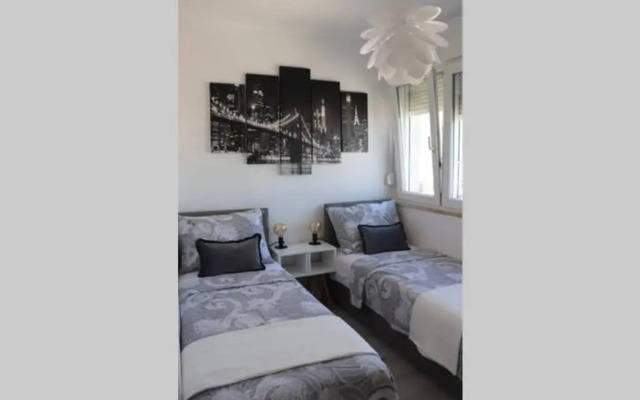 NEW! Top apartment, Split view from above