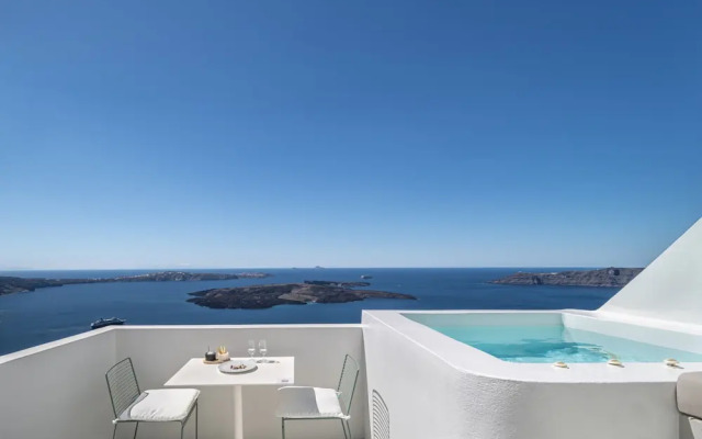 Akra Suites & Spa