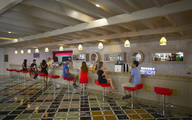 Royal Alhambra Palace – All Inclusive