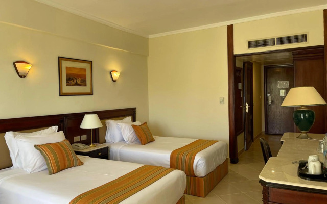 Grand Oasis Resort