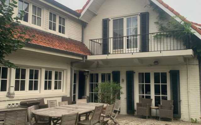 Charming Home w/ Garden