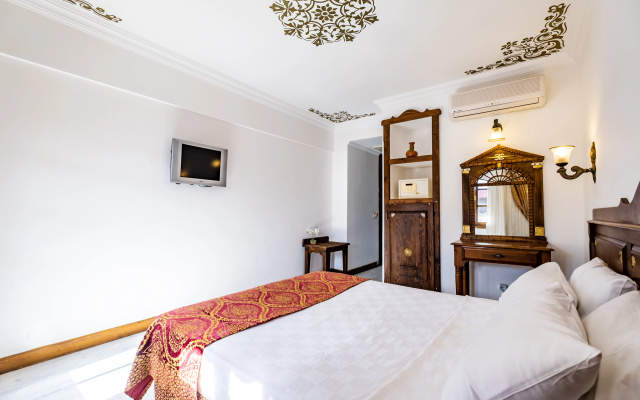 Costa Bitezhan Hotel
