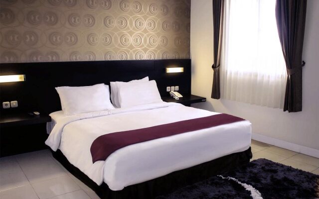 Grand Hotel Sampit