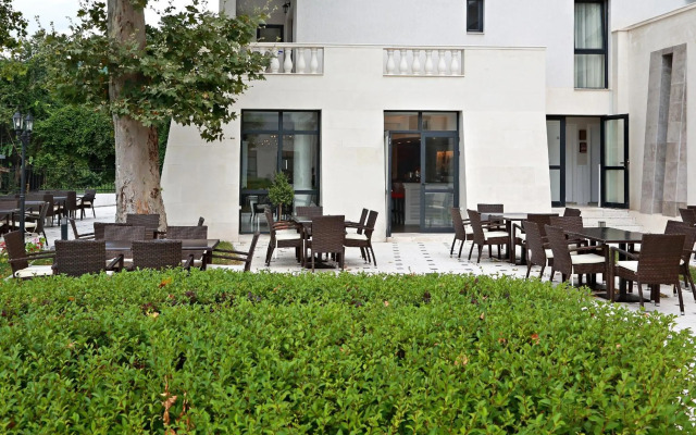 White Rock Castle Suite Hotel & SPA