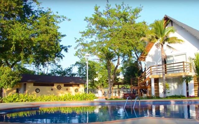 Cartagena Beach Bungalows