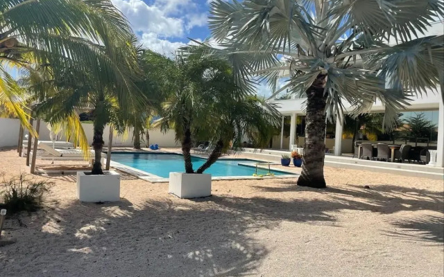 Luxury 4 bed Villa - Private Pool - Sleeps 8