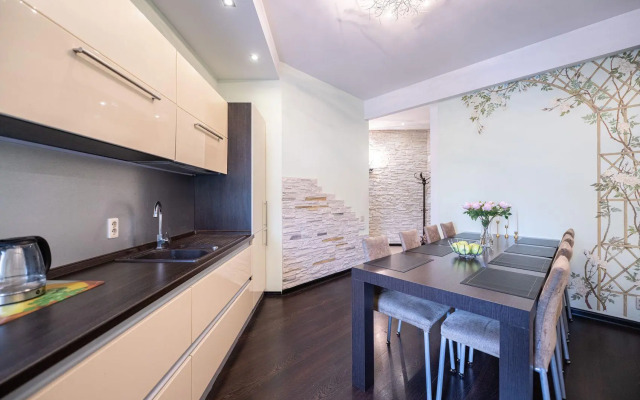 Five Stars on Engels Street 26A