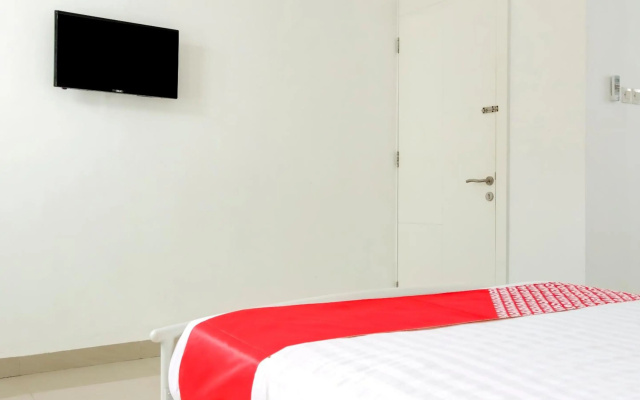 OYO 3512 Golden White House – Guest Rooms – Makassar