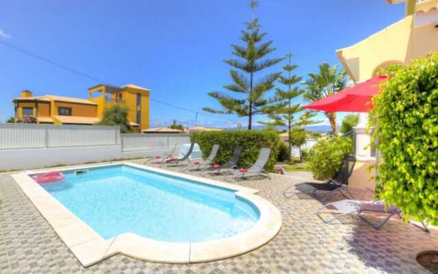 Villa - 6 Bedrooms with Pool and WiFi - 104371
