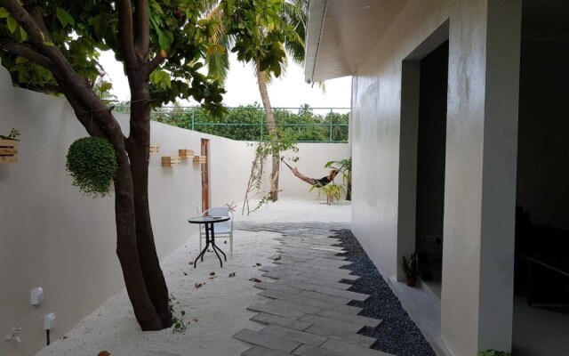 Omadhoo Inn