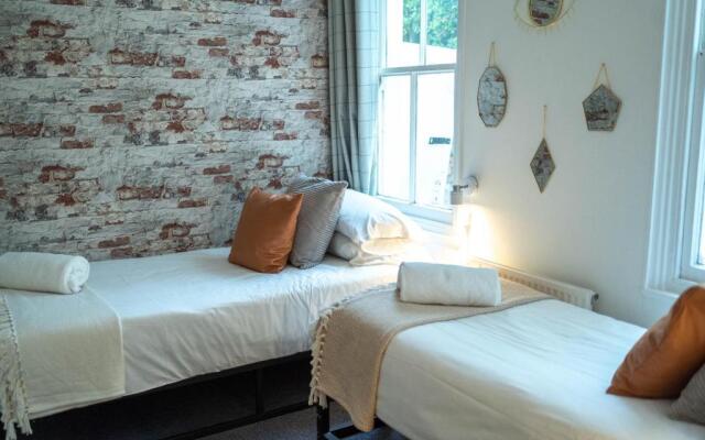 Upper Rock Rooms
