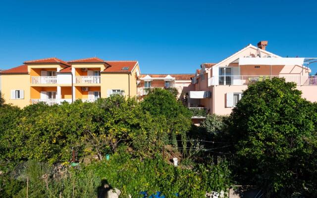 Ora  - Apartments with Pool - A11(4+2)