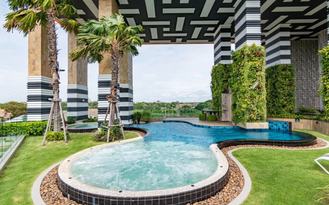 The Riviera Jomtien by Pattaya Holiday