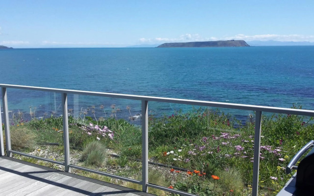 Ocean View Self-contained Apartment