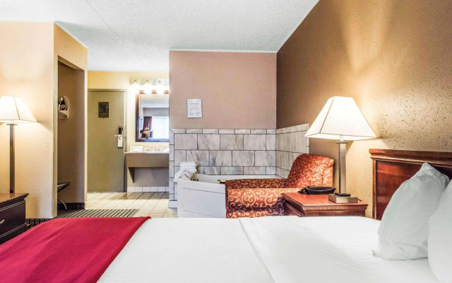 Quality Inn Austintown - Youngstown West