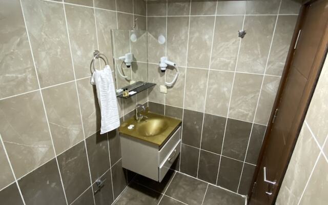 Grand Life Hotel