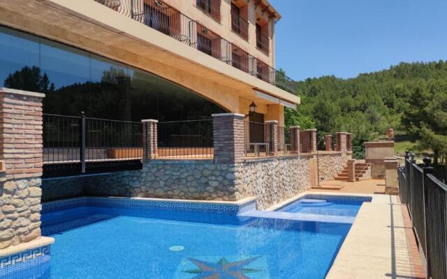 La Figuerola Hotel & Restaurant