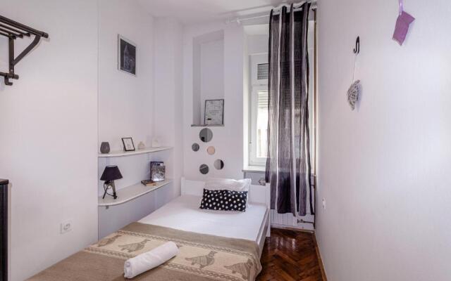 Apartment G37