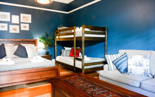 Manly Waves Studios & Apartments