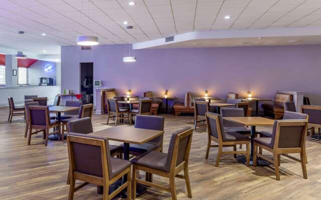 Holiday Inn Fayetteville-I-95 South