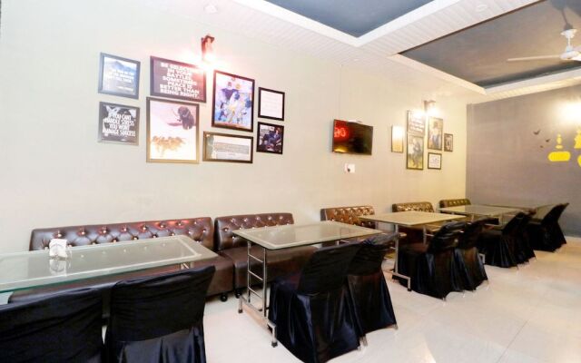 Oyo 39626 Rj Royal Guest House