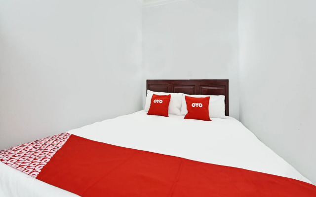 OYO 90572 J Hotel Masjid India
