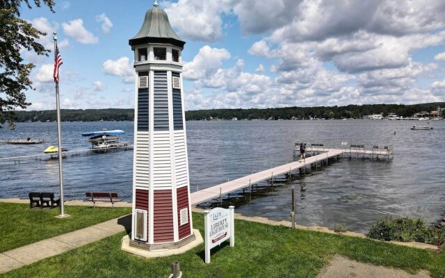 Bemus Point Vintage Suite w/ Soaking Tub & Kitchen