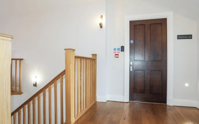 Harlech Apartments - Matholwch