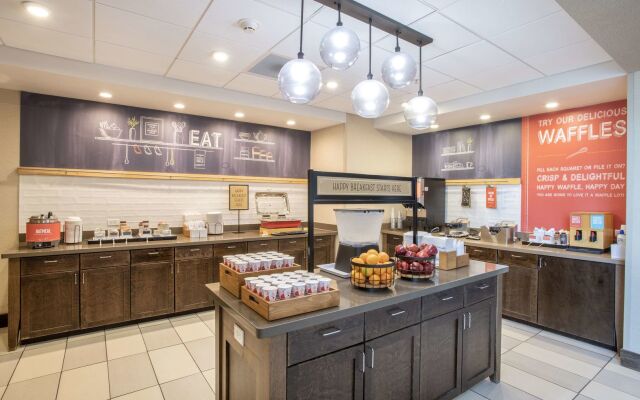 Hampton Inn & Suites Cincinnati / Kenwood