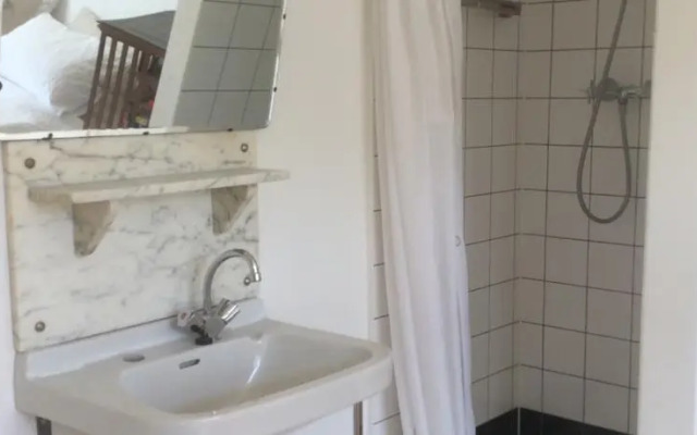 B&B Glancingview