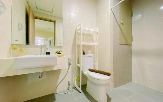 Good and Warm 1BR Apartment at Pejaten Park Residence