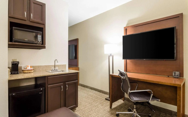 Comfort Suites