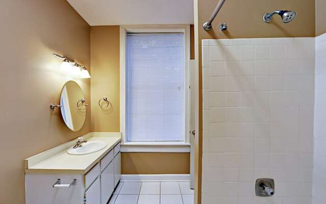 127 E Liberty Townhouse Unit A 1 Bedroom 1.5 Bathroom Townhouse