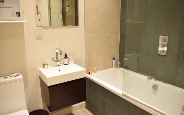 1 Bedroom Apartment In Earls Court