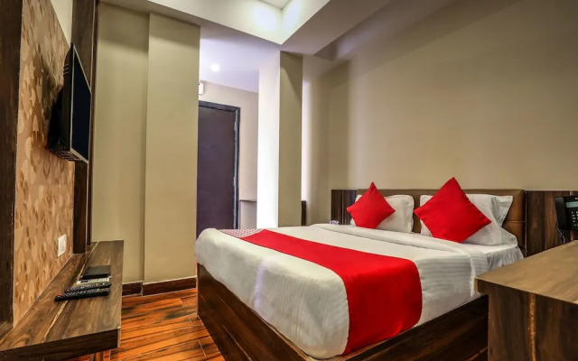 Capital O 14244 Loya Legend