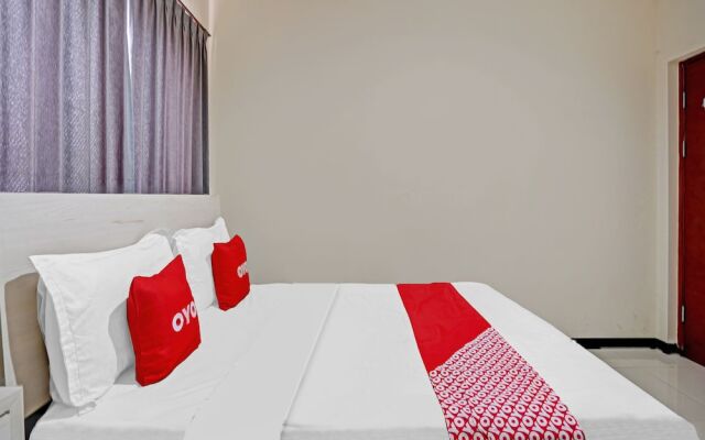 OYO Flagship  90789 Genteng Residence