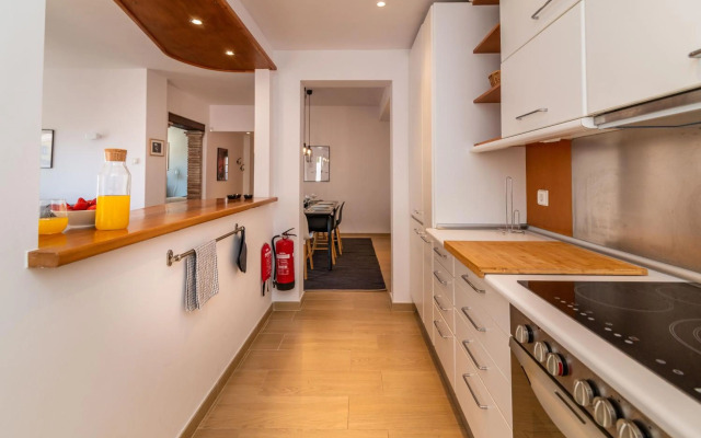 Newly renovated 3 bedroom apt next to Puerto Banús