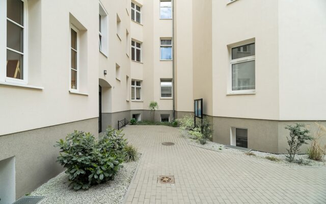 Charming Poznan Center Studio by Renters