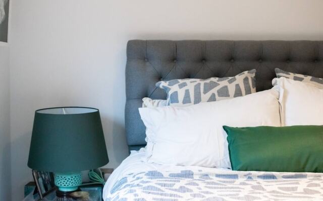 Stunning Canal Side 3 Bedroom House in East London