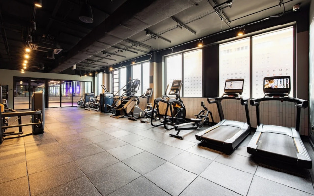 Leeds Centre by Charles Hope