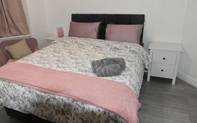 Charming Wembley Home Near Wembley Stadium