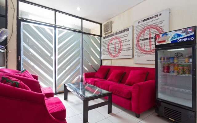 RedDoorz @ Ciracas