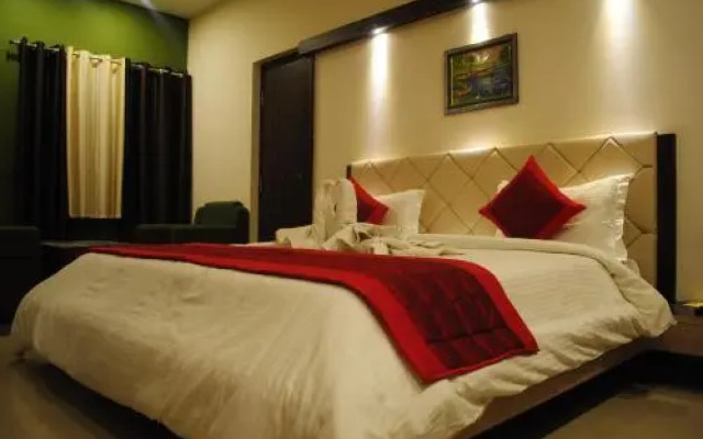 Hotel Shubhra Grand