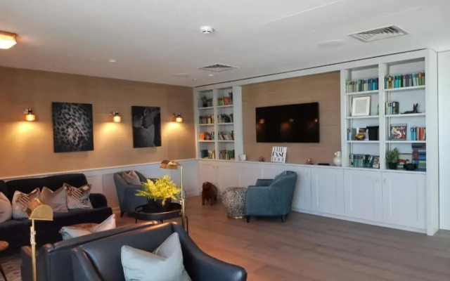 Charles Hope Canary Wharf South Quay