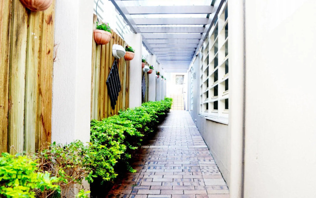 Spring Hill Mews Apartments