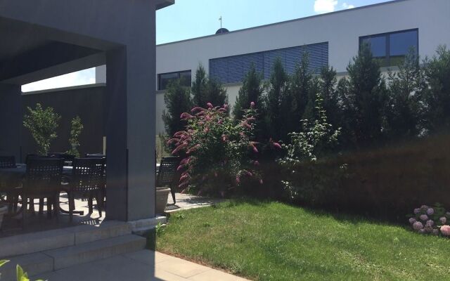 Bed and Breakfast Outlet Hotel