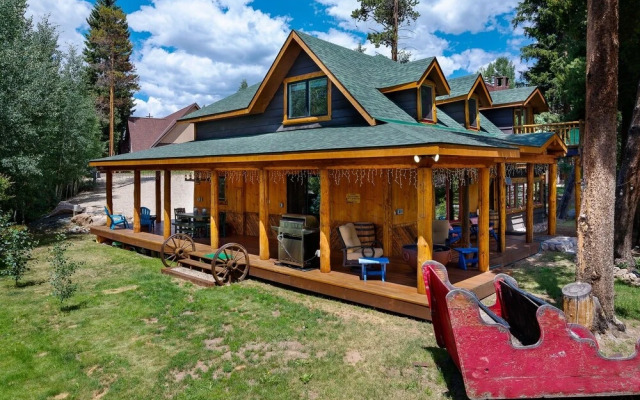 The River House 3 Bedroom Cabin